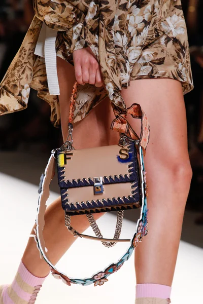 Look 92
